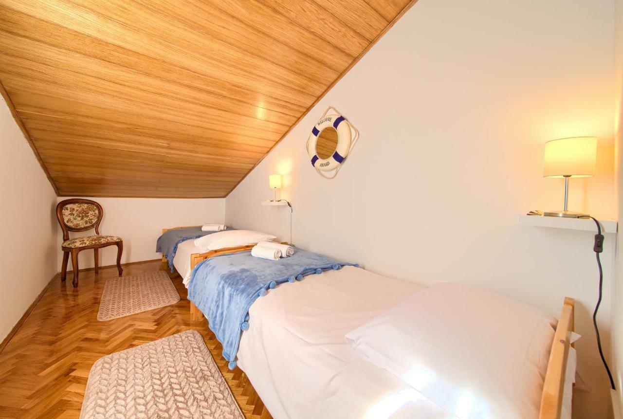 Apartment Galerija By El-Pi Tours Nijvice Zewnętrze zdjęcie